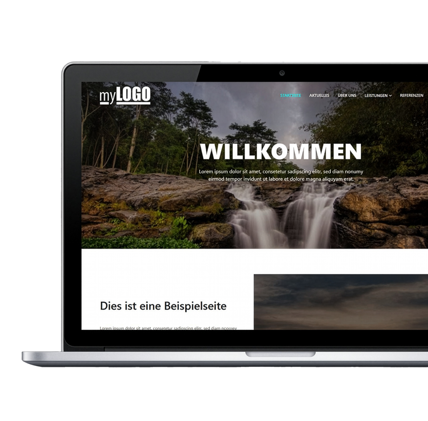 Ausgelassen springende Frau vor dem 24pm Werbeagentur Logo mit einer Farbexplosion in den Firmenfarben